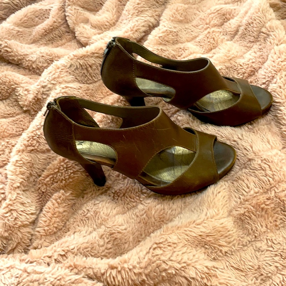 Soft Brown peek a boo toe heel